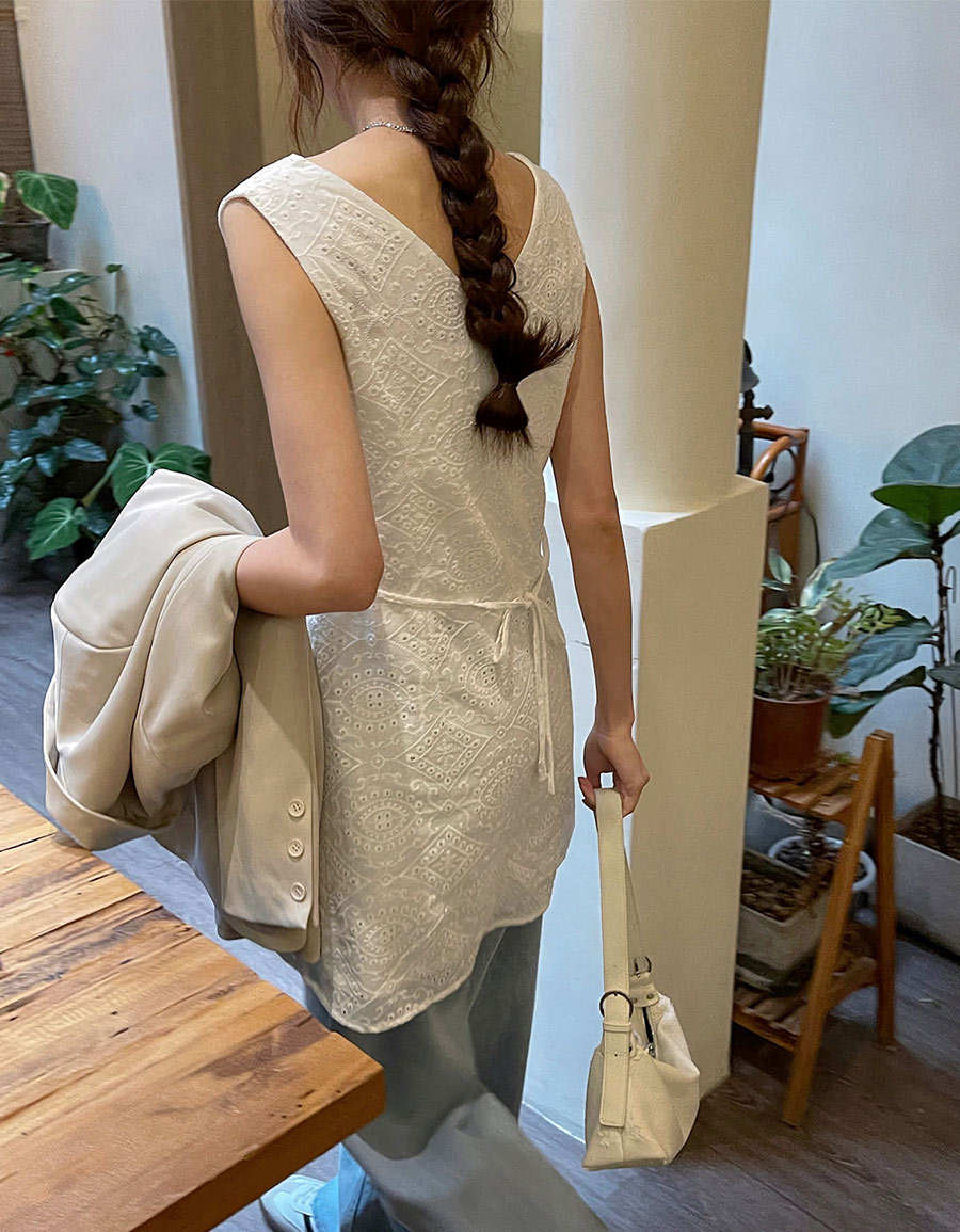 V領綁帶刺繡外搭短洋*1色