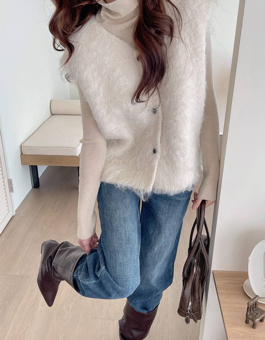 QQ毛V領排釦背心*2色