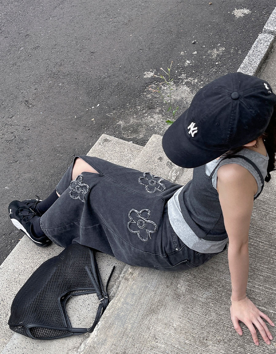 刺繡花朵前開衩牛仔長裙*1色